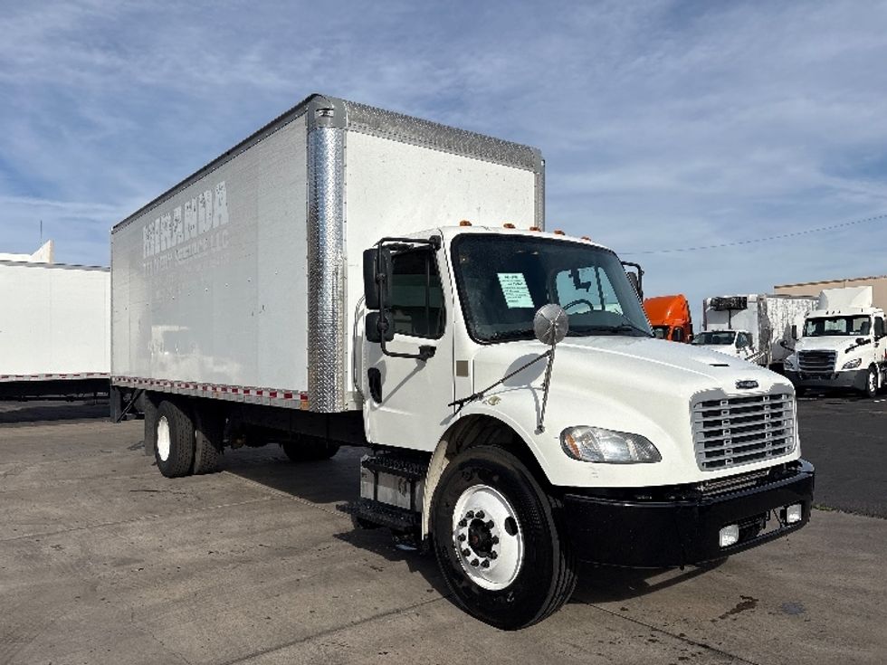 Medium Duty Box Truck-Light and Medium Duty Trucks-Freightliner-2019-M2-Phoenix-AZ-250,144\n\t\tmiles-$ 37,000 - Image 1