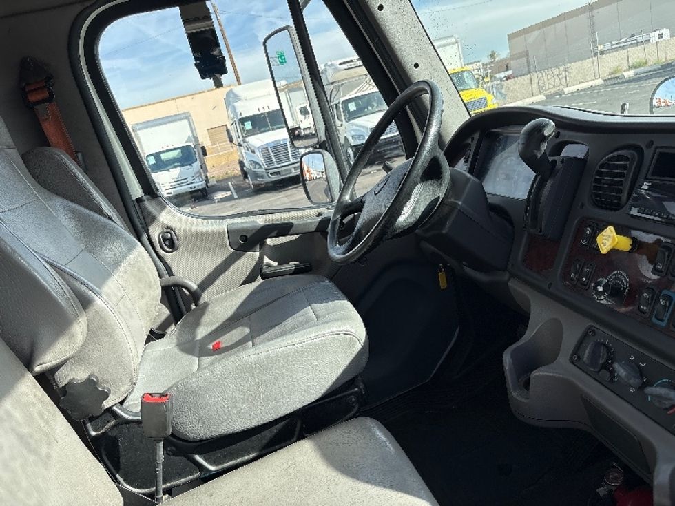 Medium Duty Box Truck-Light and Medium Duty Trucks-Freightliner-2019-M2-Phoenix-AZ-250,144\n\t\tmiles-$ 37,000 - Image 18