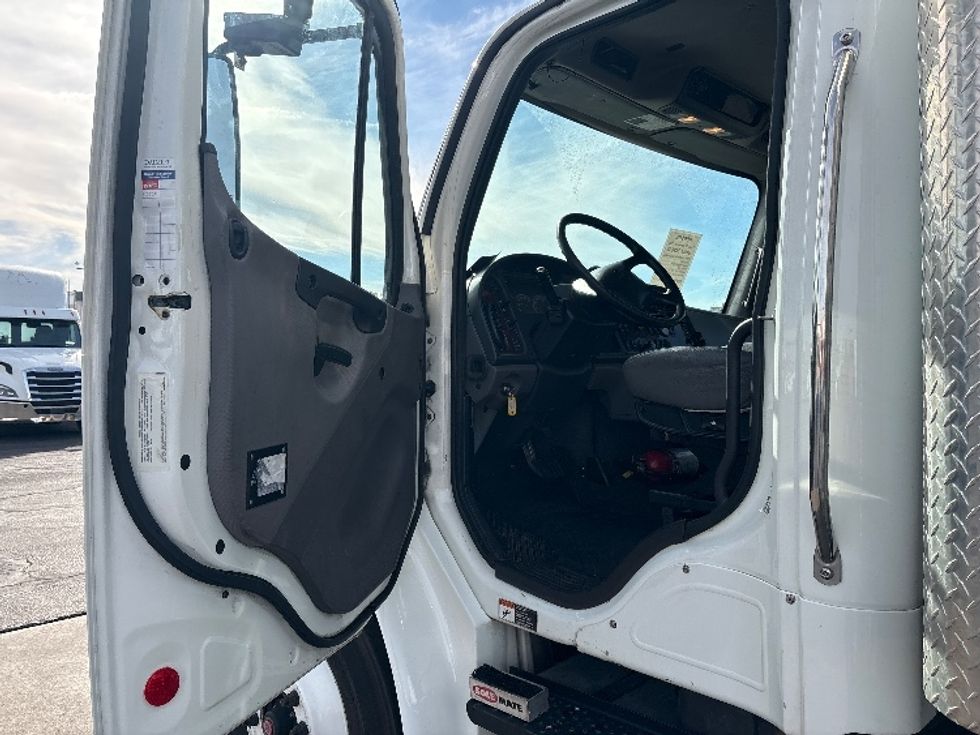 Medium Duty Box Truck-Light and Medium Duty Trucks-Freightliner-2019-M2-Phoenix-AZ-250,144\n\t\tmiles-$ 37,000 - Image 21