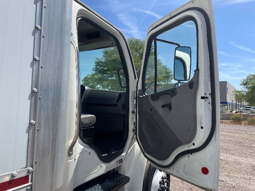 Medium Duty Box Truck-Light and Medium Duty Trucks-Freightliner-2019-M2-Phoenix-AZ-266,429\n\t\tmiles-$ 36,750 - Image 20