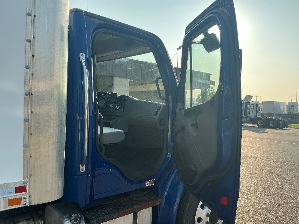 Medium Duty Box Truck-Light and Medium Duty Trucks-Freightliner-2019-M2-Piqua-OH-140,062\n\t\tmiles-$ 53,750 - Image 19