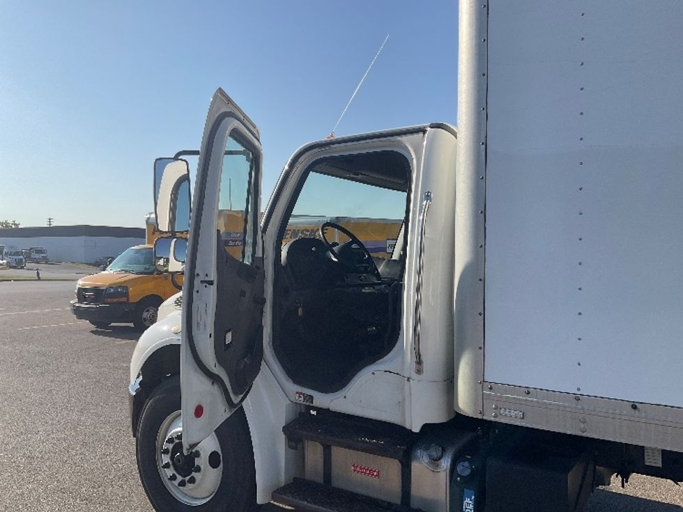 Medium Duty Box Truck-Light and Medium Duty Trucks-Freightliner-2019-M2-Piqua-OH-143,014\n\t\tmiles-$ 55,750 - Image 16