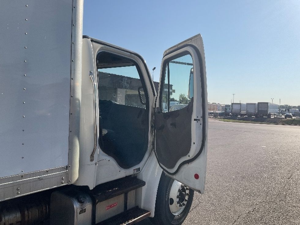 Medium Duty Box Truck-Light and Medium Duty Trucks-Freightliner-2019-M2-Piqua-OH-143,014\n\t\tmiles-$ 55,750 - Image 20