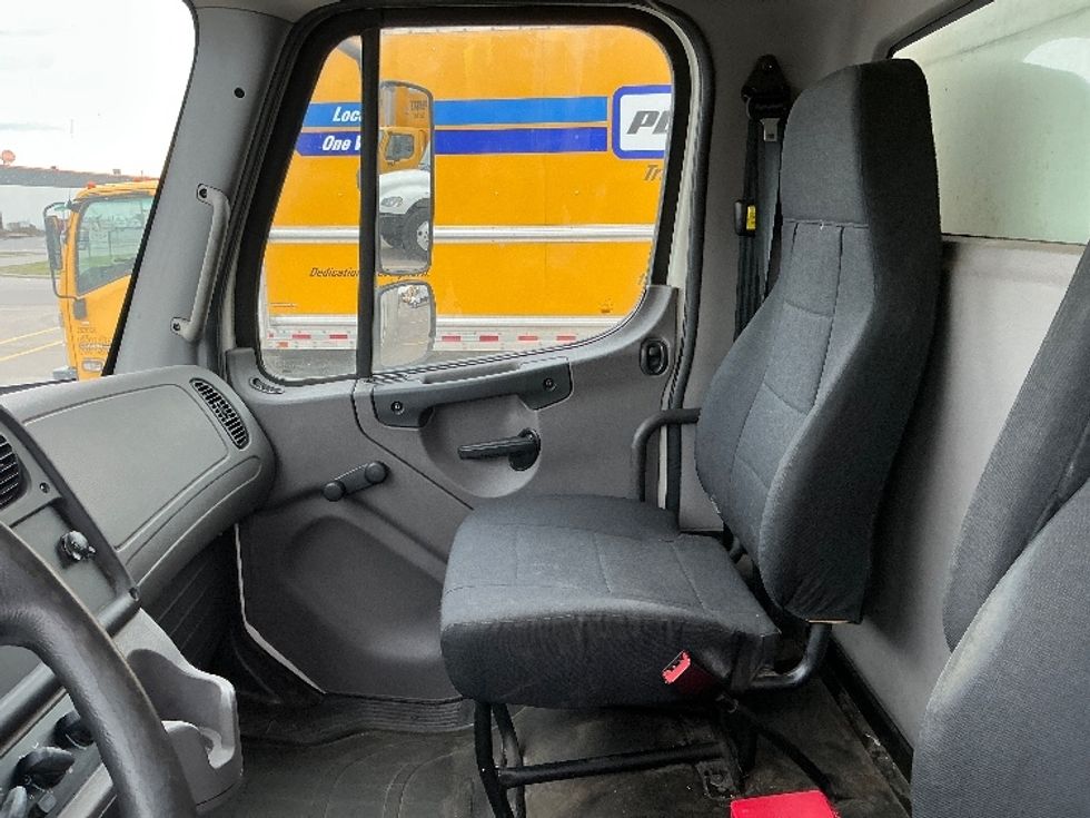Medium Duty Box Truck-Light and Medium Duty Trucks-Freightliner-2019-M2-Piqua-OH-167,286\n\t\tmiles-$ 53,500 - Image 19