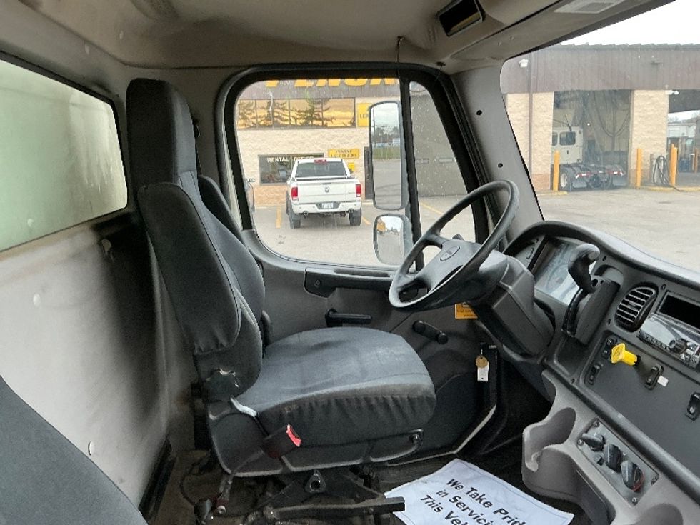 Medium Duty Box Truck-Light and Medium Duty Trucks-Freightliner-2019-M2-Piqua-OH-167,286\n\t\tmiles-$ 53,500 - Image 22