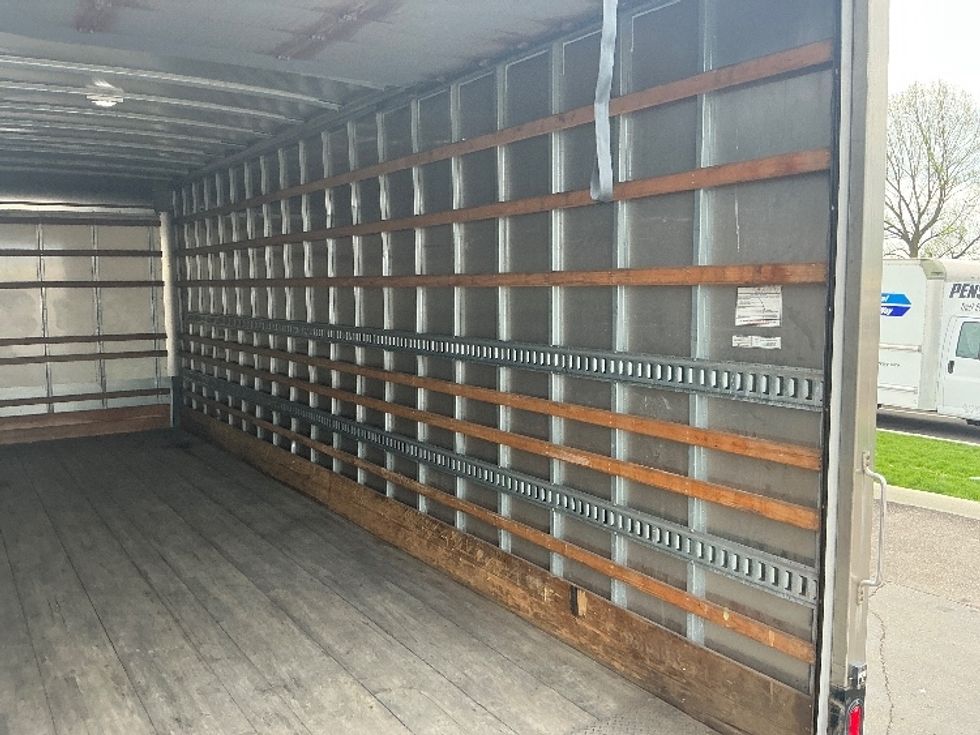 Medium Duty Box Truck-Light and Medium Duty Trucks-Freightliner-2019-M2-Piqua-OH-236,385\n\t\tmiles-$ 43,250 - Image 12