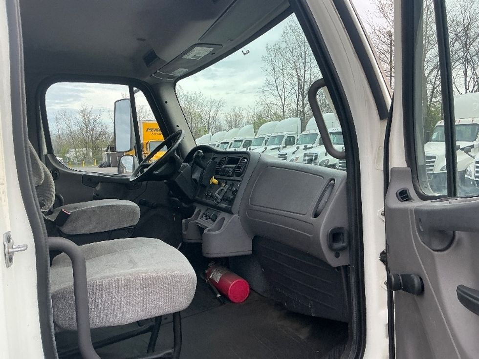 Medium Duty Box Truck-Light and Medium Duty Trucks-Freightliner-2019-M2-Piqua-OH-236,385\n\t\tmiles-$ 43,250 - Image 20
