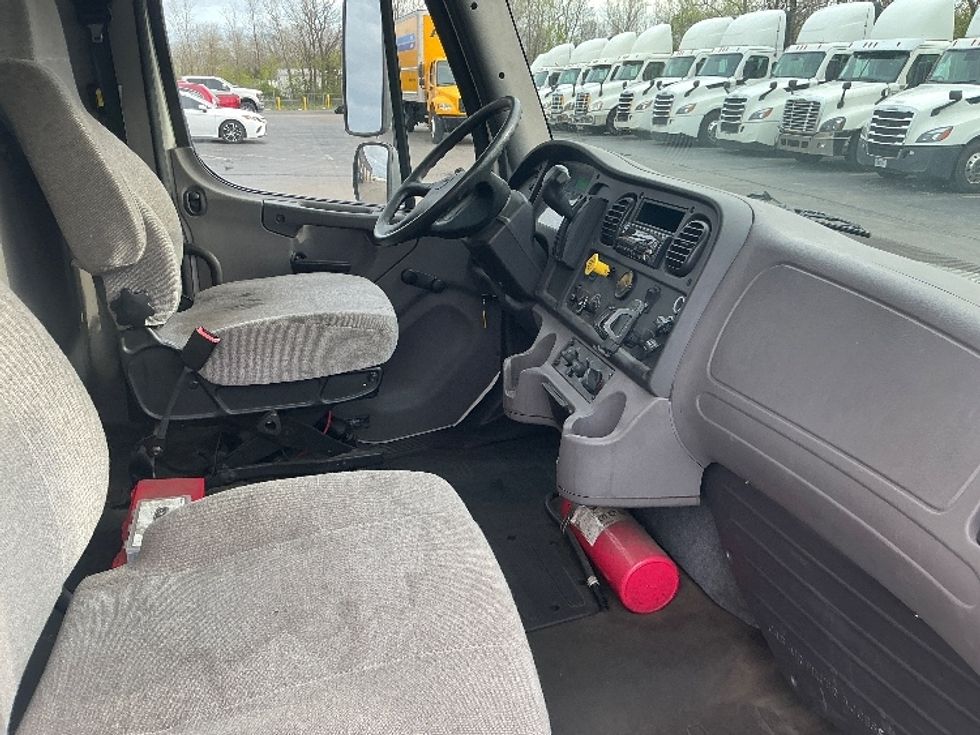 Medium Duty Box Truck-Light and Medium Duty Trucks-Freightliner-2019-M2-Piqua-OH-236,385\n\t\tmiles-$ 43,250 - Image 22