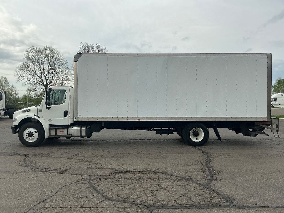 Medium Duty Box Truck-Light and Medium Duty Trucks-Freightliner-2019-M2-Piqua-OH-236,385\n\t\tmiles-$ 43,250 - Image 4