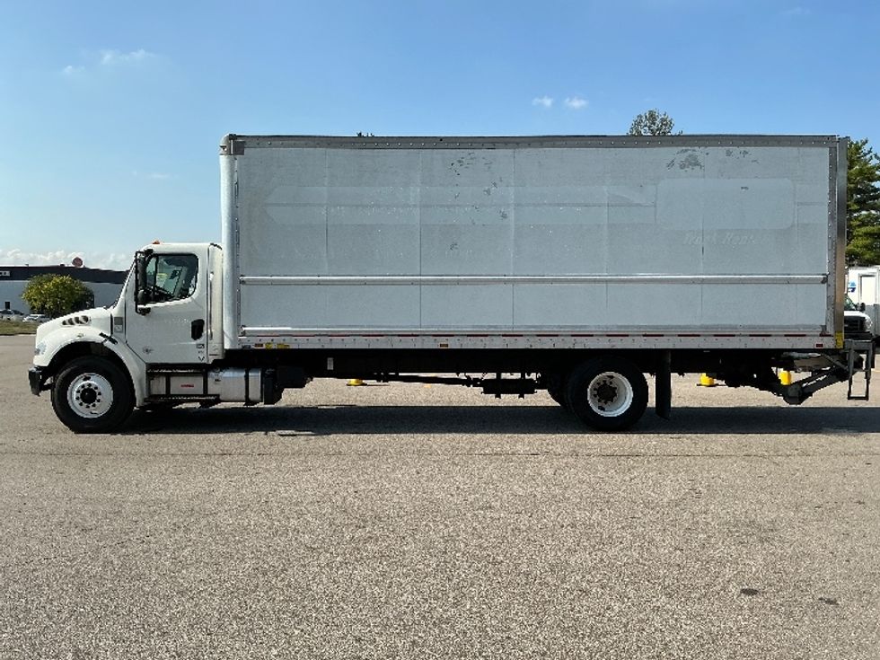 Medium Duty Box Truck-Light and Medium Duty Trucks-Freightliner-2019-M2-Piqua-OH-405,722\n\t\tmiles-$ 21,250 - Image 4