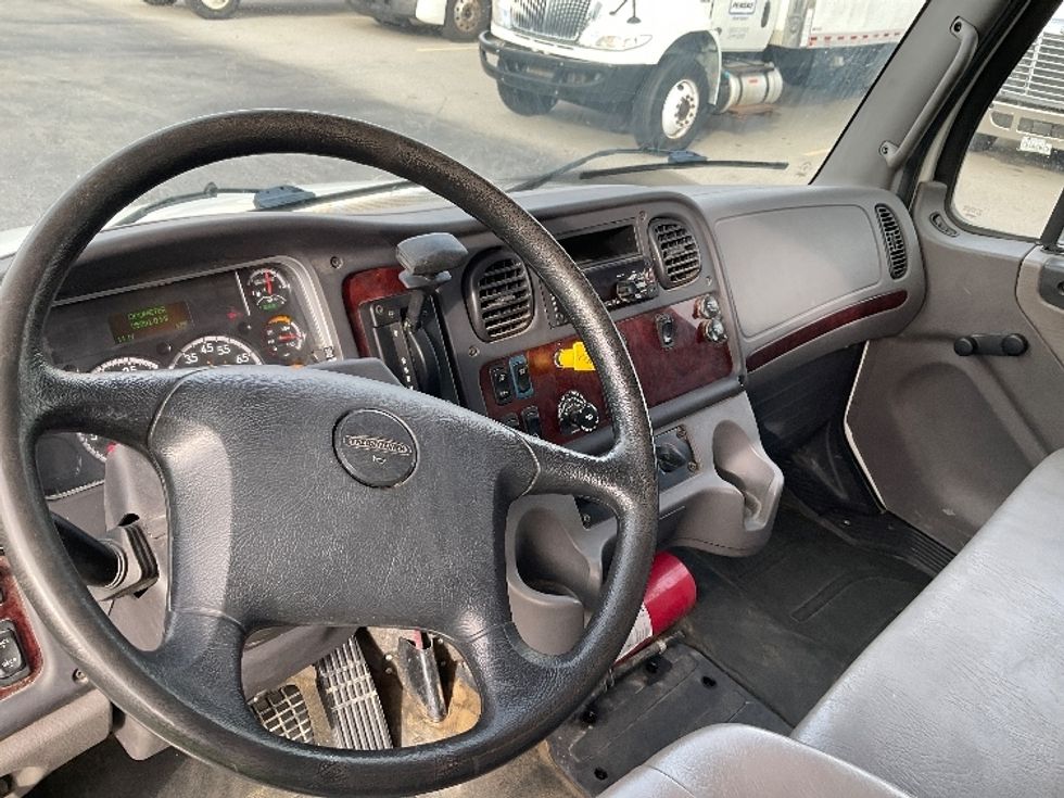 Medium Duty Box Truck-Light and Medium Duty Trucks-Freightliner-2019-M2-Piqua-OH-95,196\n\t\tmiles-$ 56,250 - Image 17