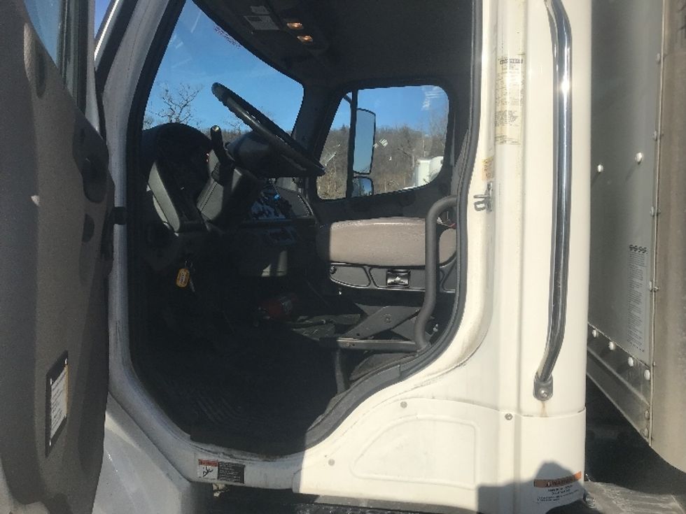 Medium Duty Box Truck-Light and Medium Duty Trucks-Freightliner-2019-M2-Pittsburgh-PA-88,321\n\t\tmiles-$ 56,500 - Image 16