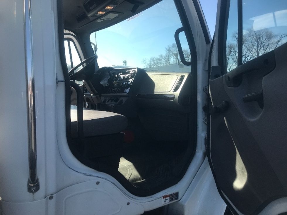 Medium Duty Box Truck-Light and Medium Duty Trucks-Freightliner-2019-M2-Pittsburgh-PA-88,321\n\t\tmiles-$ 56,500 - Image 19