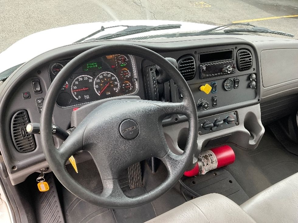 Medium Duty Box Truck-Light and Medium Duty Trucks-Freightliner-2019-M2-Plymouth-MI-237,479\n\t\tmiles-$ 40,750 - Image 18