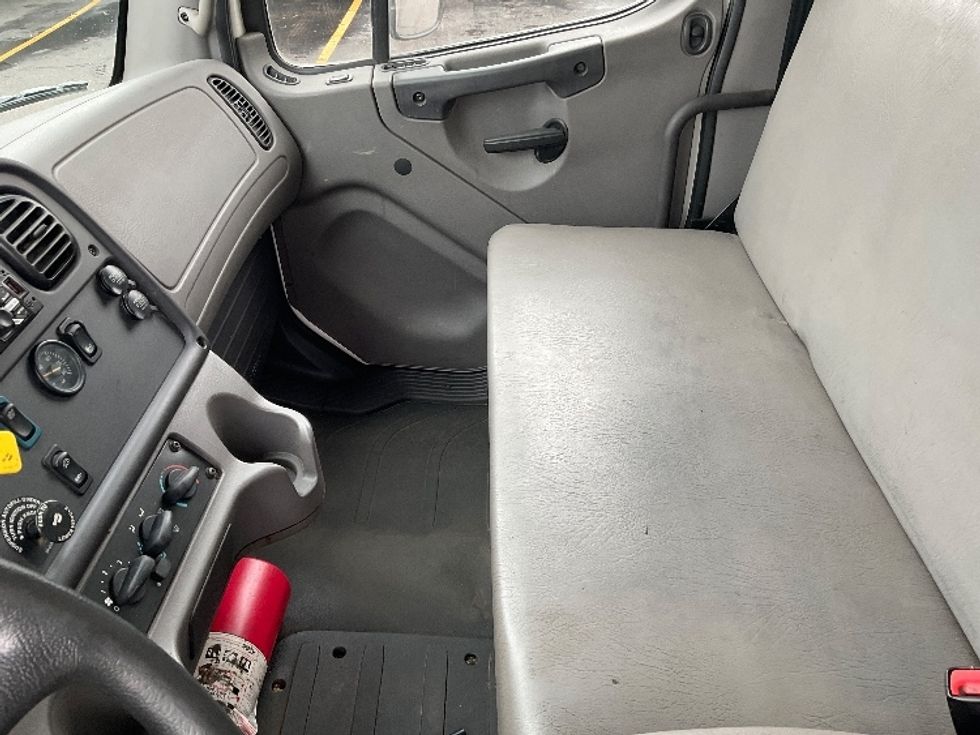 Medium Duty Box Truck-Light and Medium Duty Trucks-Freightliner-2019-M2-Plymouth-MI-237,479\n\t\tmiles-$ 40,750 - Image 19