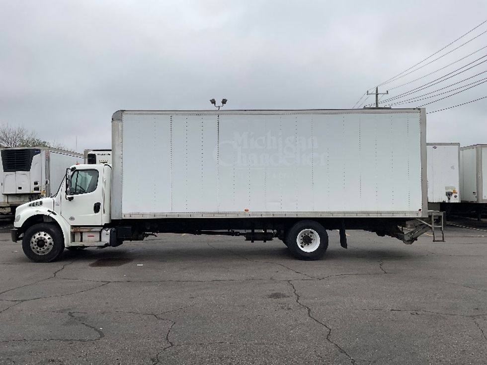 Medium Duty Box Truck-Light and Medium Duty Trucks-Freightliner-2019-M2-Plymouth-MI-237,479\n\t\tmiles-$ 40,750 - Image 4