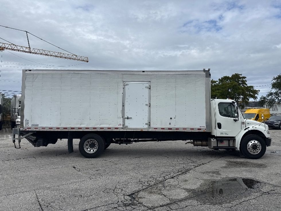 Medium Duty Box Truck-Light and Medium Duty Trucks-Freightliner-2019-M2-Pompano Beach-FL-137,678\n\t\tmiles-$ 63,250 - Image 15