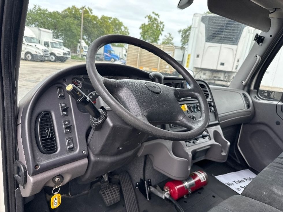 Medium Duty Box Truck-Light and Medium Duty Trucks-Freightliner-2019-M2-Pompano Beach-FL-137,678\n\t\tmiles-$ 63,250 - Image 17