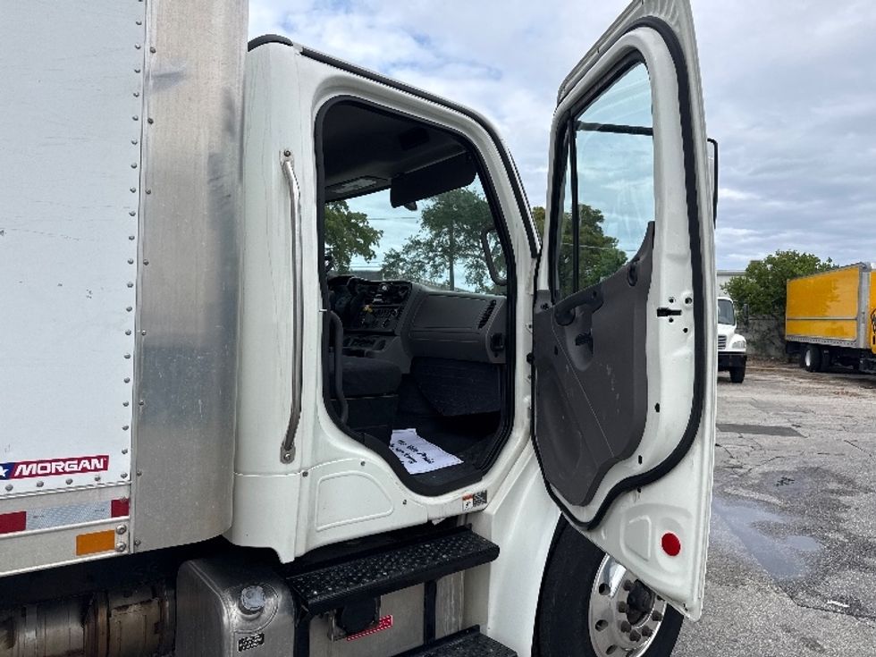 Medium Duty Box Truck-Light and Medium Duty Trucks-Freightliner-2019-M2-Pompano Beach-FL-137,678\n\t\tmiles-$ 63,250 - Image 19