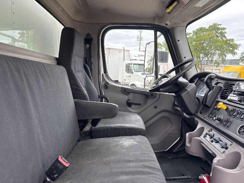 Medium Duty Box Truck-Light and Medium Duty Trucks-Freightliner-2019-M2-Pompano Beach-FL-137,678\n\t\tmiles-$ 63,250 - Image 21