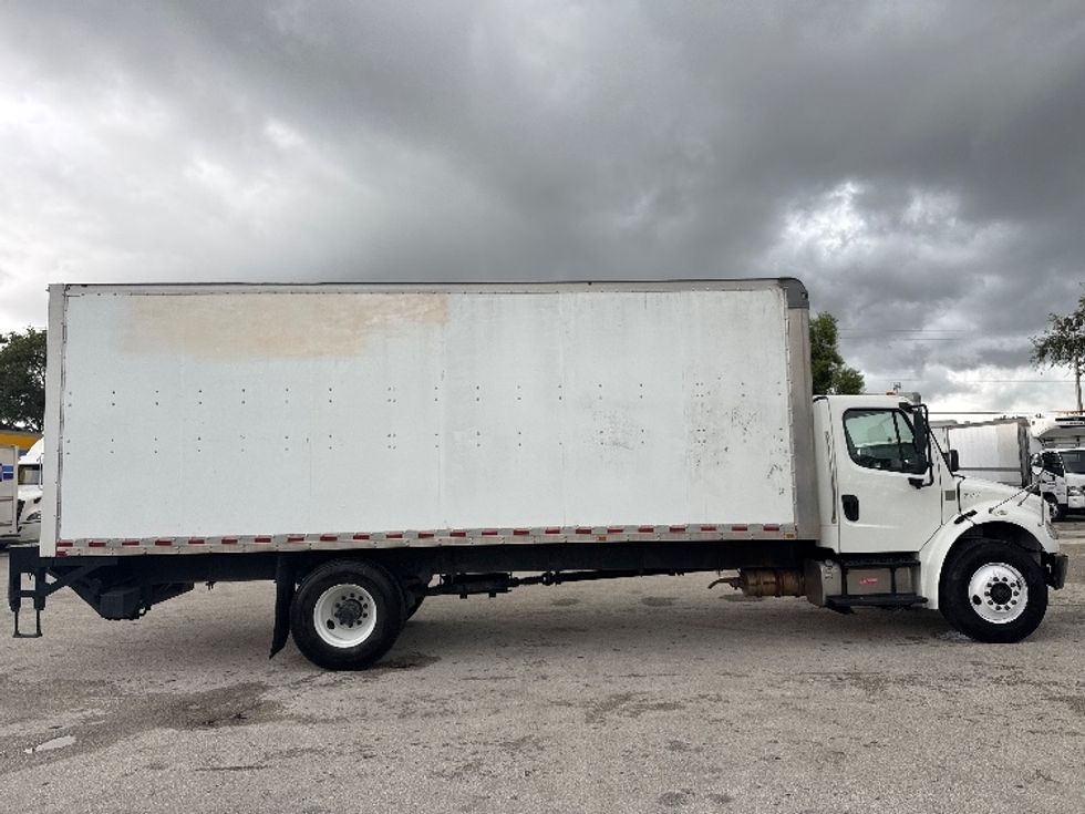 Medium Duty Box Truck-Light and Medium Duty Trucks-Freightliner-2019-M2-Pompano Beach-FL-190,214\n\t\tmiles-$ 39,750 - Image 14