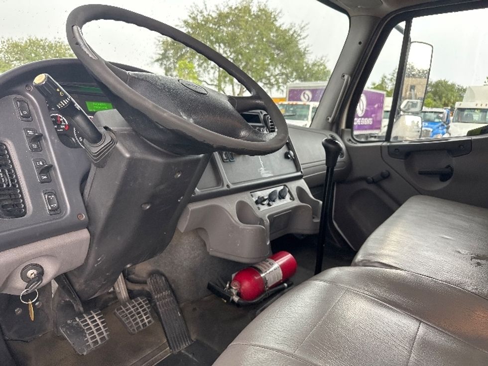Medium Duty Box Truck-Light and Medium Duty Trucks-Freightliner-2019-M2-Pompano Beach-FL-190,214\n\t\tmiles-$ 39,750 - Image 18