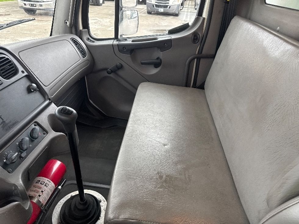 Medium Duty Box Truck-Light and Medium Duty Trucks-Freightliner-2019-M2-Pompano Beach-FL-190,214\n\t\tmiles-$ 39,750 - Image 20