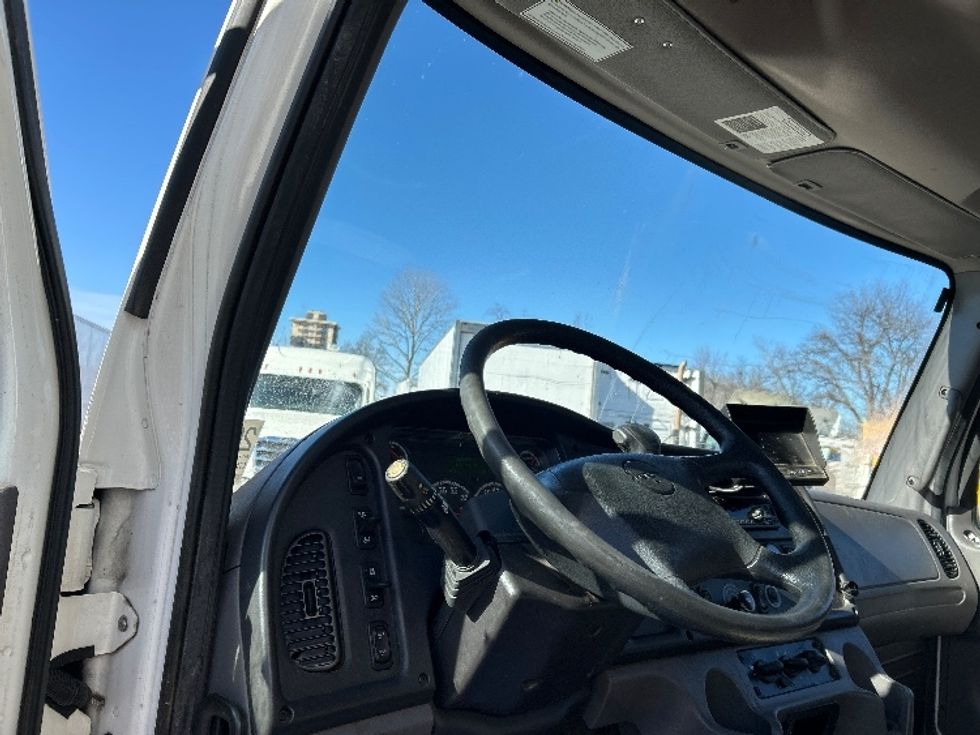 Medium Duty Box Truck-Light and Medium Duty Trucks-Freightliner-2019-M2-Poplar Bluff-MO-119,375\n\t\tmiles-$ 59,750 - Image 17