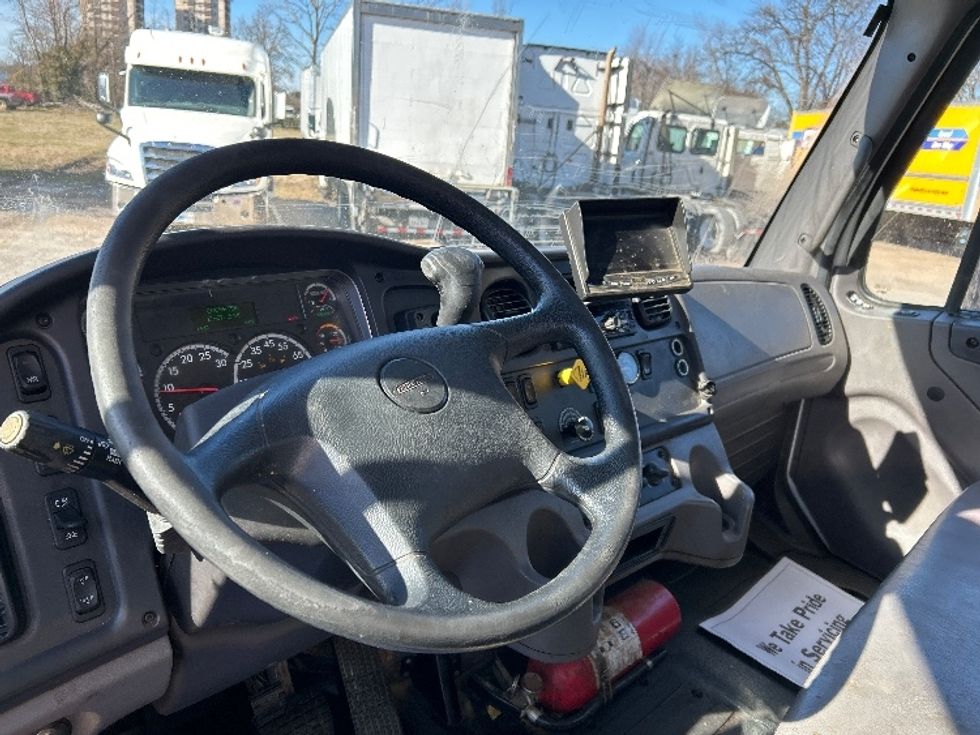 Medium Duty Box Truck-Light and Medium Duty Trucks-Freightliner-2019-M2-Poplar Bluff-MO-119,375\n\t\tmiles-$ 59,750 - Image 18