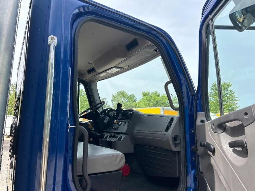 Medium Duty Box Truck-Light and Medium Duty Trucks-Freightliner-2019-M2-Poplar Bluff-MO-205,005\n\t\tmiles-$ 45,500 - Image 20