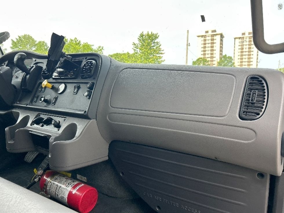 Medium Duty Box Truck-Light and Medium Duty Trucks-Freightliner-2019-M2-Poplar Bluff-MO-205,005\n\t\tmiles-$ 45,500 - Image 21