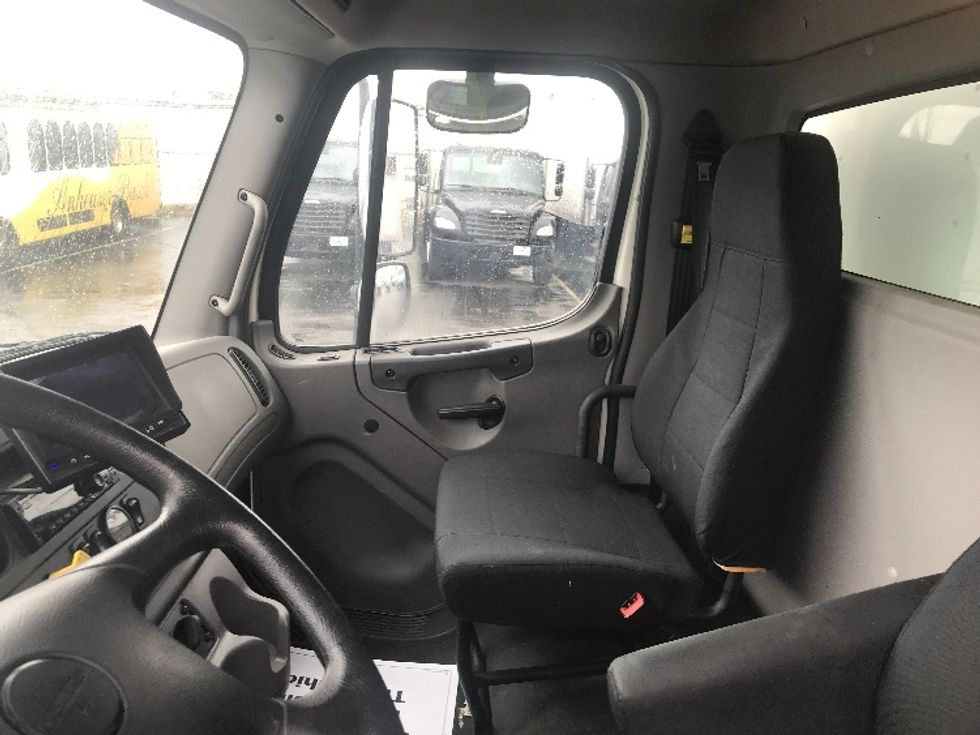 Medium Duty Box Truck-Light and Medium Duty Trucks-Freightliner-2019-M2-Poplar Bluff-MO-69,093\n\t\tmiles-$ 65,250 - Image 19