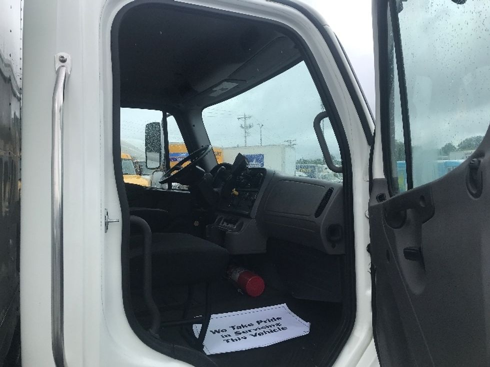 Medium Duty Box Truck-Light and Medium Duty Trucks-Freightliner-2019-M2-Poplar Bluff-MO-69,093\n\t\tmiles-$ 65,250 - Image 20