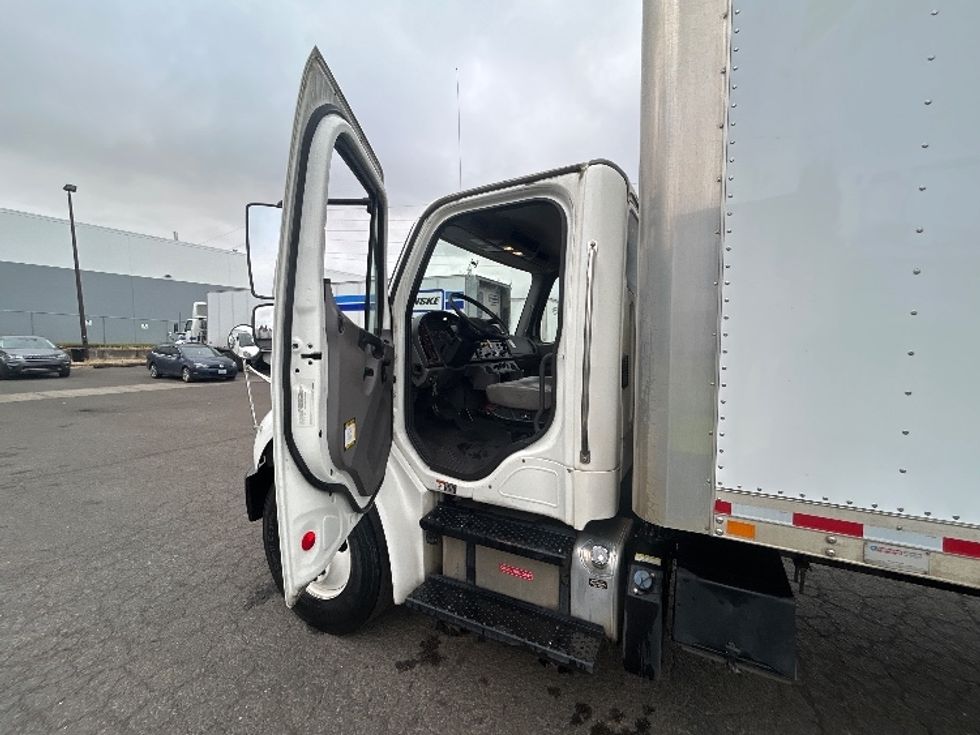 Medium Duty Box Truck-Light and Medium Duty Trucks-Freightliner-2019-M2-Portland-OR-143,188\n\t\tmiles-$ 60,000 - Image 16