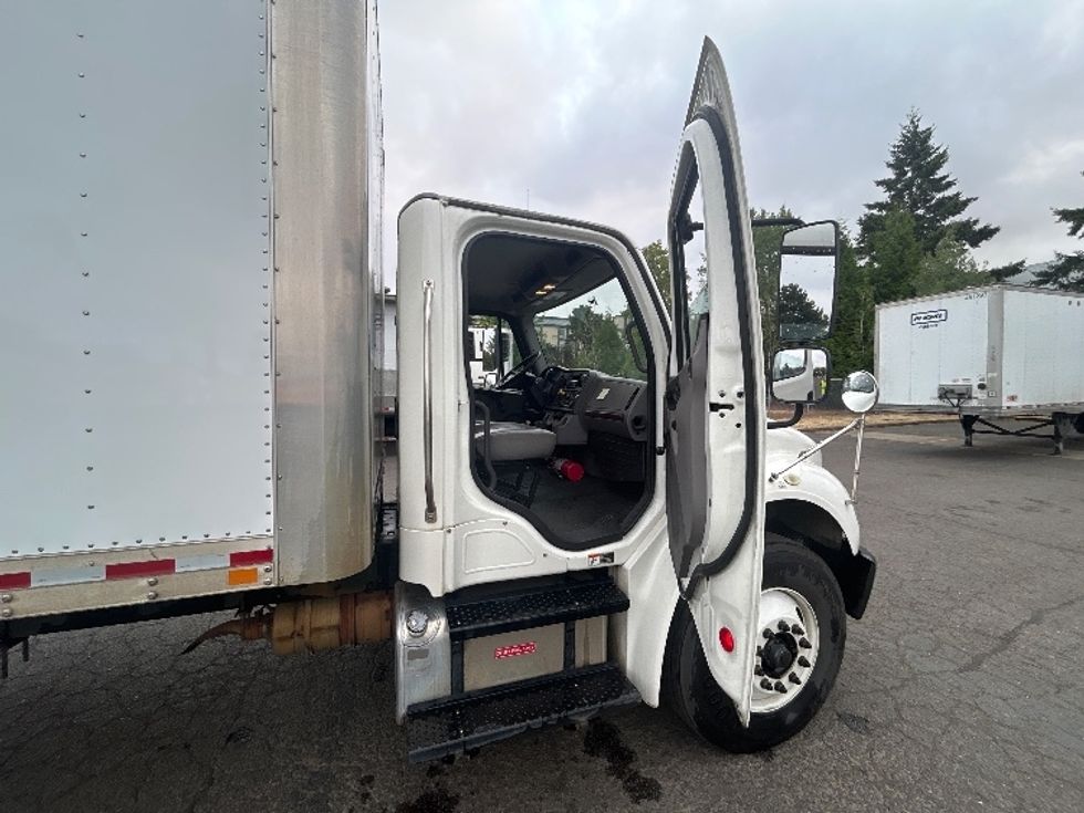 Medium Duty Box Truck-Light and Medium Duty Trucks-Freightliner-2019-M2-Portland-OR-143,188\n\t\tmiles-$ 60,000 - Image 19
