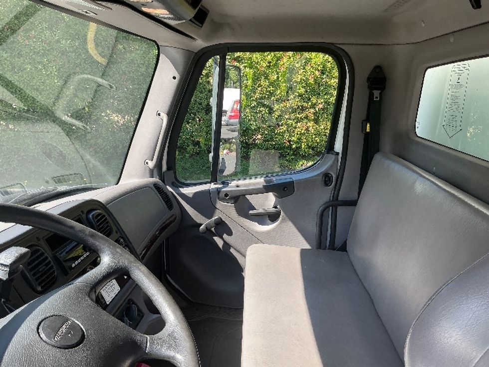 Medium Duty Box Truck-Light and Medium Duty Trucks-Freightliner-2019-M2-Portland-OR-144,587\n\t\tmiles-$ 58,000 - Image 19