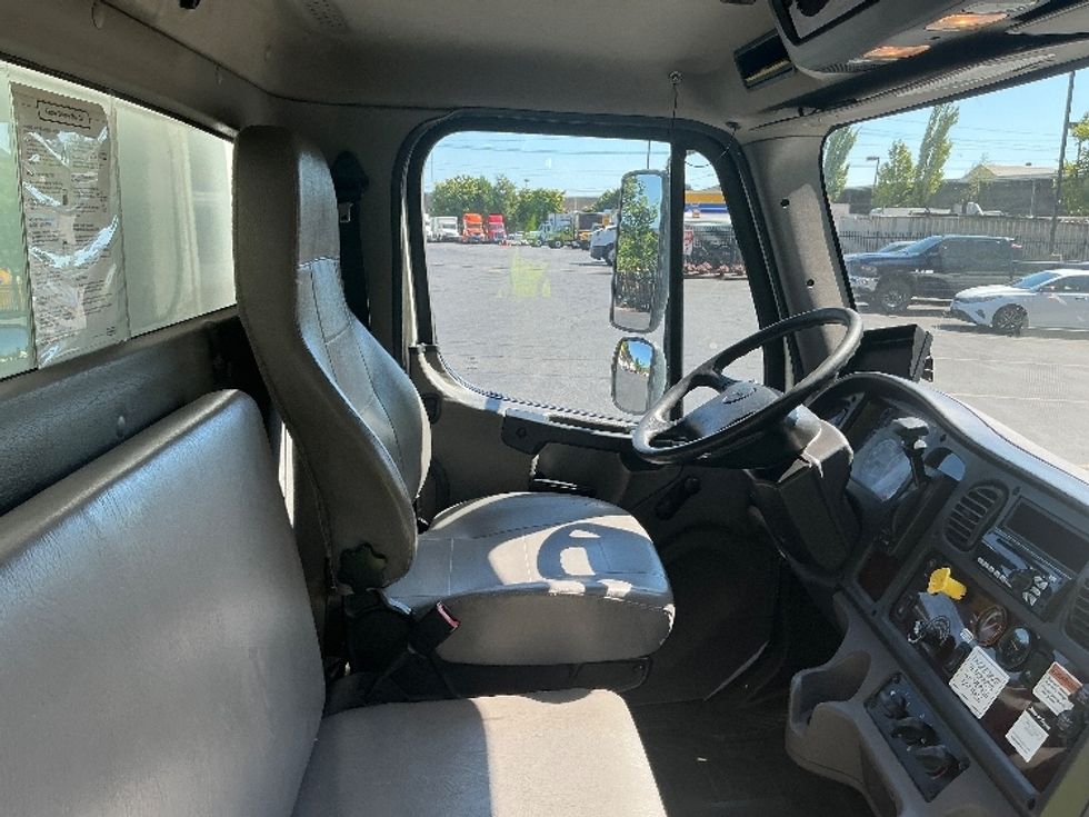 Medium Duty Box Truck-Light and Medium Duty Trucks-Freightliner-2019-M2-Portland-OR-144,587\n\t\tmiles-$ 58,000 - Image 22