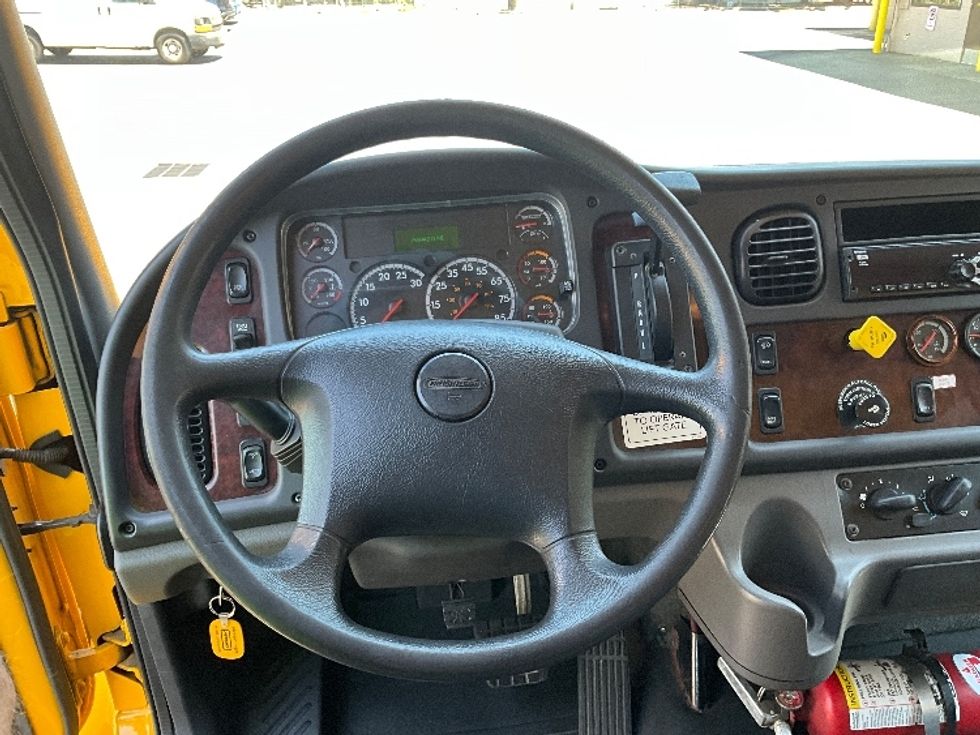 Medium Duty Box Truck-Light and Medium Duty Trucks-Freightliner-2019-M2-Portland-OR-154,016\n\t\tmiles-$ 51,000 - Image 18