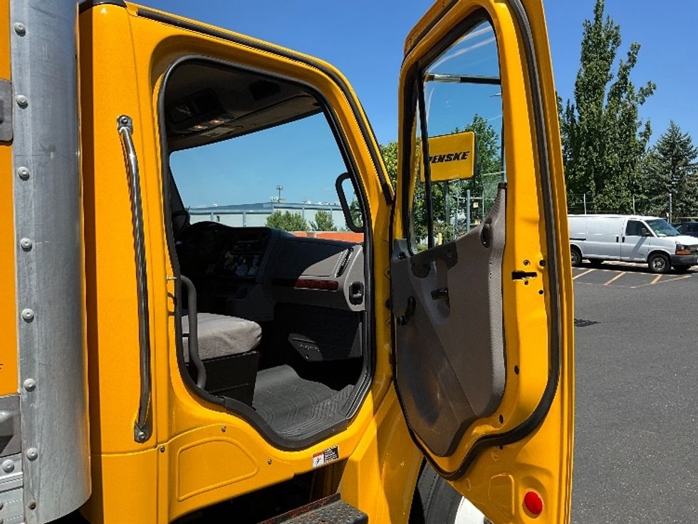 Medium Duty Box Truck-Light and Medium Duty Trucks-Freightliner-2019-M2-Portland-OR-154,016\n\t\tmiles-$ 51,000 - Image 20