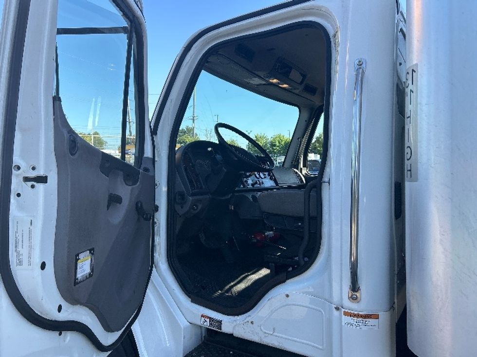Medium Duty Box Truck-Light and Medium Duty Trucks-Freightliner-2019-M2-Portland-OR-205,824\n\t\tmiles-$ 48,250 - Image 16