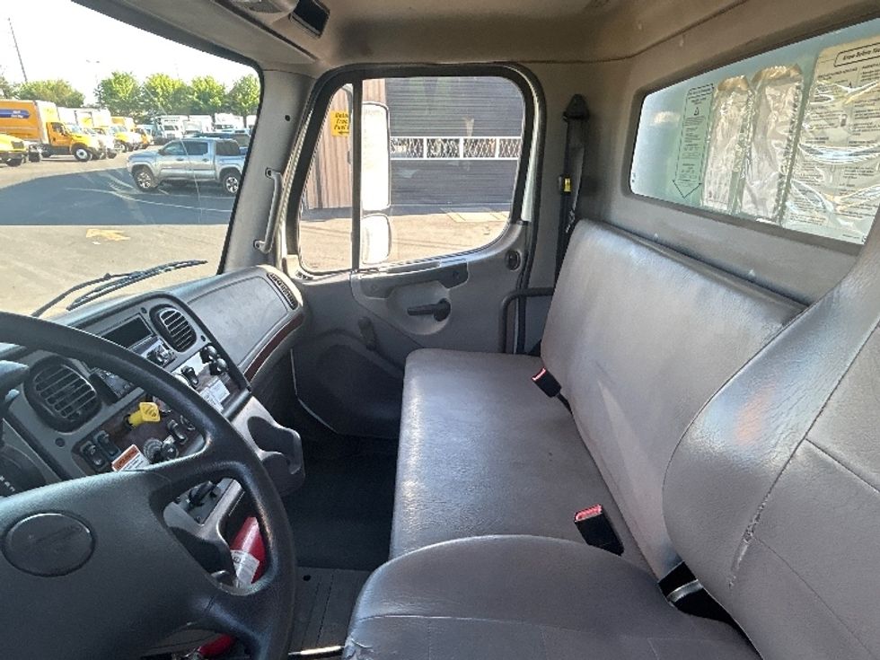Medium Duty Box Truck-Light and Medium Duty Trucks-Freightliner-2019-M2-Portland-OR-205,824\n\t\tmiles-$ 48,250 - Image 17