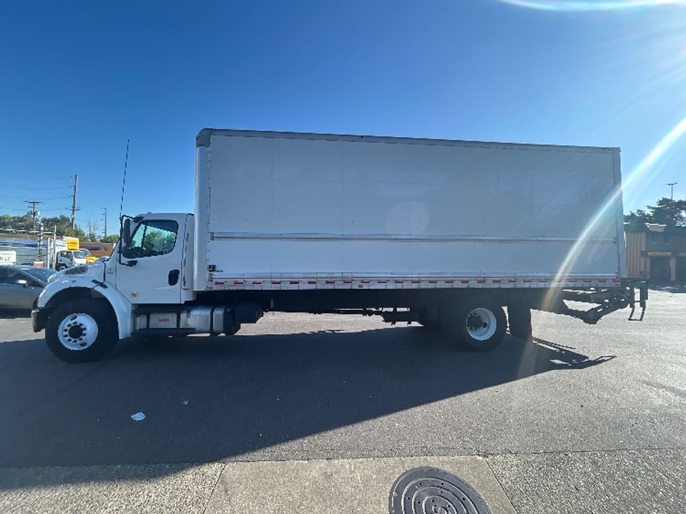 Medium Duty Box Truck-Light and Medium Duty Trucks-Freightliner-2019-M2-Portland-OR-205,824\n\t\tmiles-$ 48,250 - Image 4