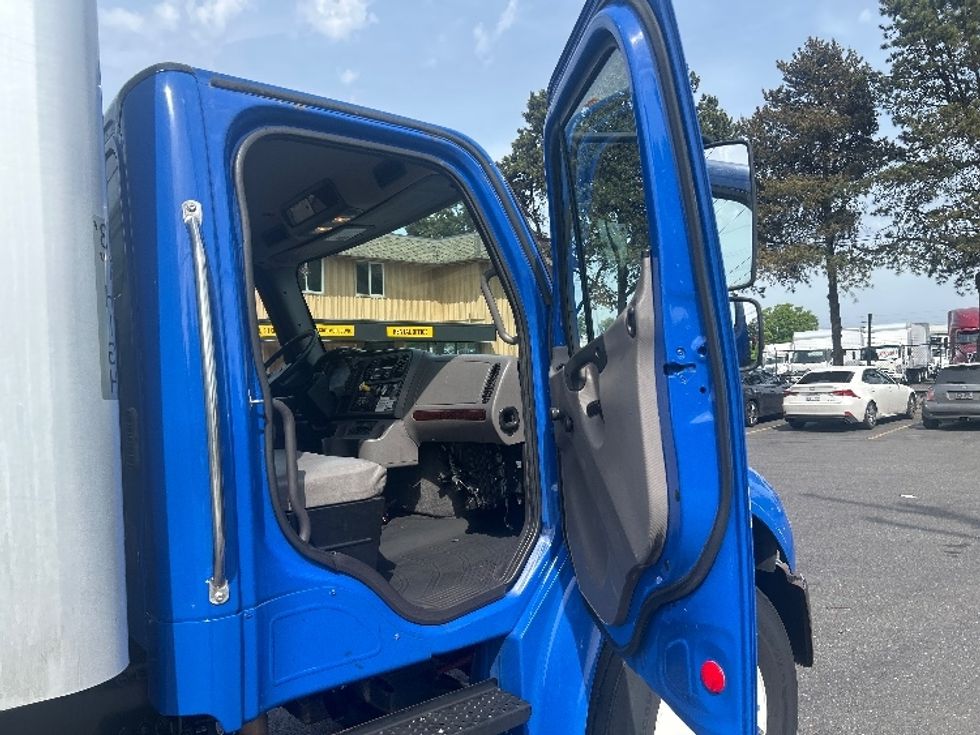 Medium Duty Box Truck-Light and Medium Duty Trucks-Freightliner-2019-M2-Portland-OR-207,169\n\t\tmiles-$ 48,000 - Image 20