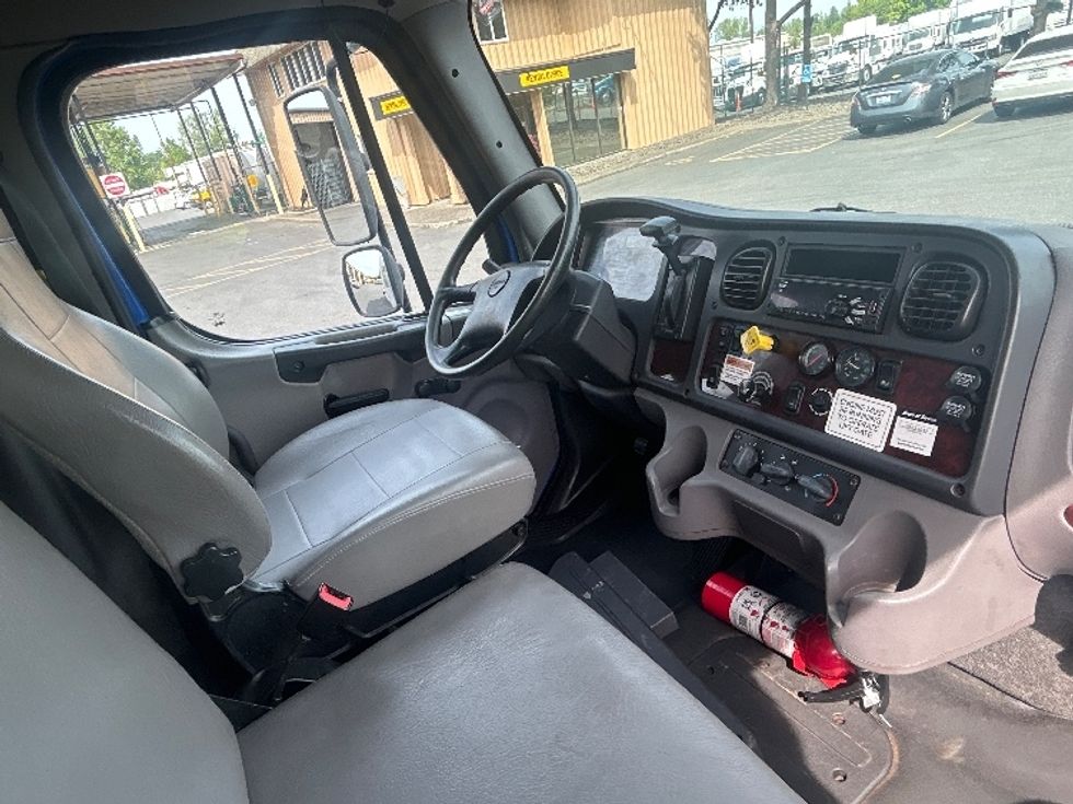Medium Duty Box Truck-Light and Medium Duty Trucks-Freightliner-2019-M2-Portland-OR-207,169\n\t\tmiles-$ 48,000 - Image 22