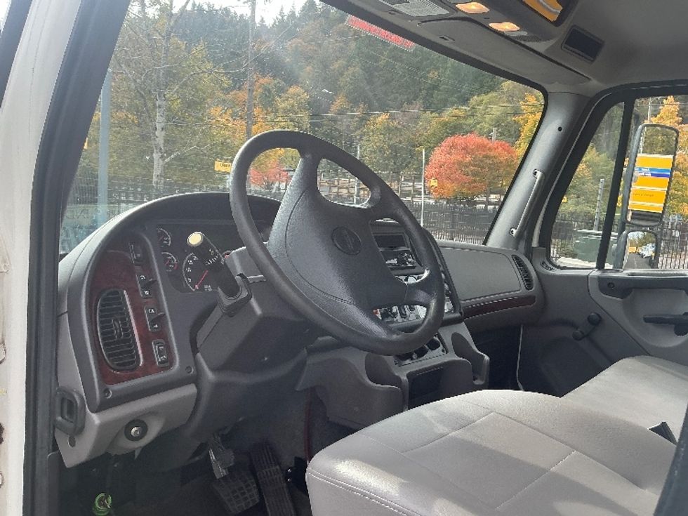 Medium Duty Box Truck-Light and Medium Duty Trucks-Freightliner-2019-M2-Portland-OR-29,633\n\t\tmiles-$ 67,750 - Image 17