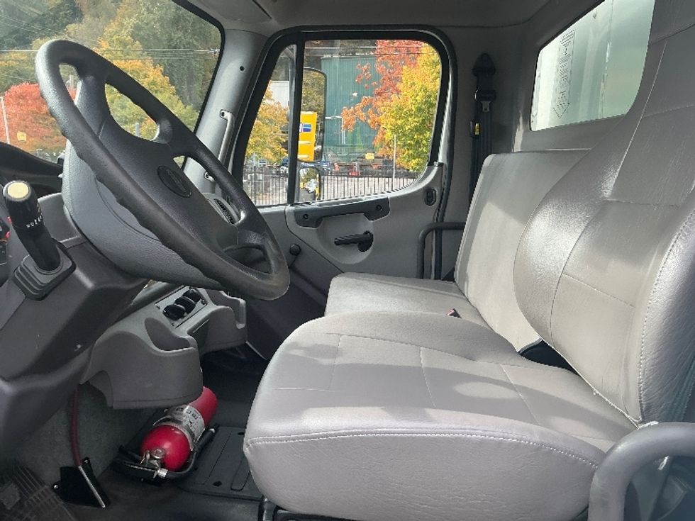 Medium Duty Box Truck-Light and Medium Duty Trucks-Freightliner-2019-M2-Portland-OR-29,633\n\t\tmiles-$ 67,750 - Image 19
