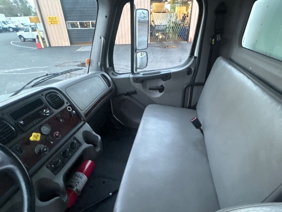 Medium Duty Box Truck-Light and Medium Duty Trucks-Freightliner-2019-M2-Portland-OR-50,356\n\t\tmiles-$ 66,000 - Image 19