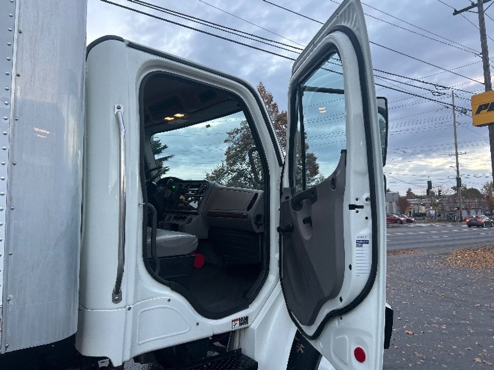 Medium Duty Box Truck-Light and Medium Duty Trucks-Freightliner-2019-M2-Portland-OR-50,356\n\t\tmiles-$ 66,000 - Image 20