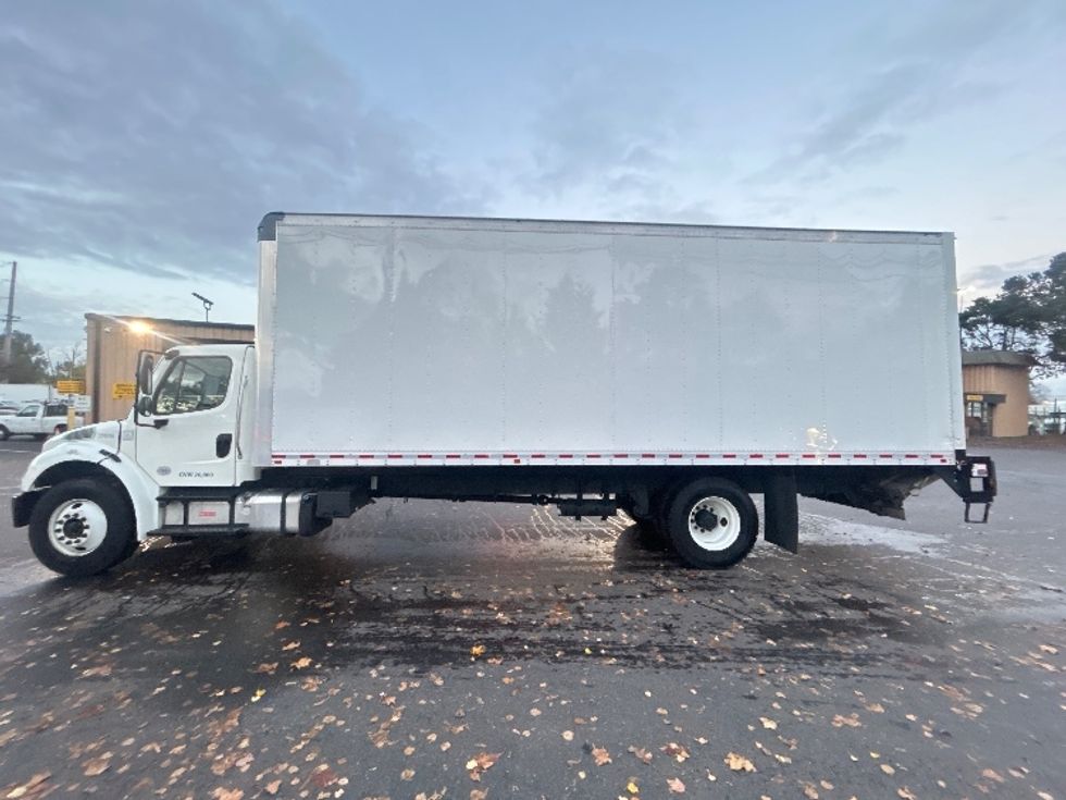 Medium Duty Box Truck-Light and Medium Duty Trucks-Freightliner-2019-M2-Portland-OR-50,356\n\t\tmiles-$ 66,000 - Image 4