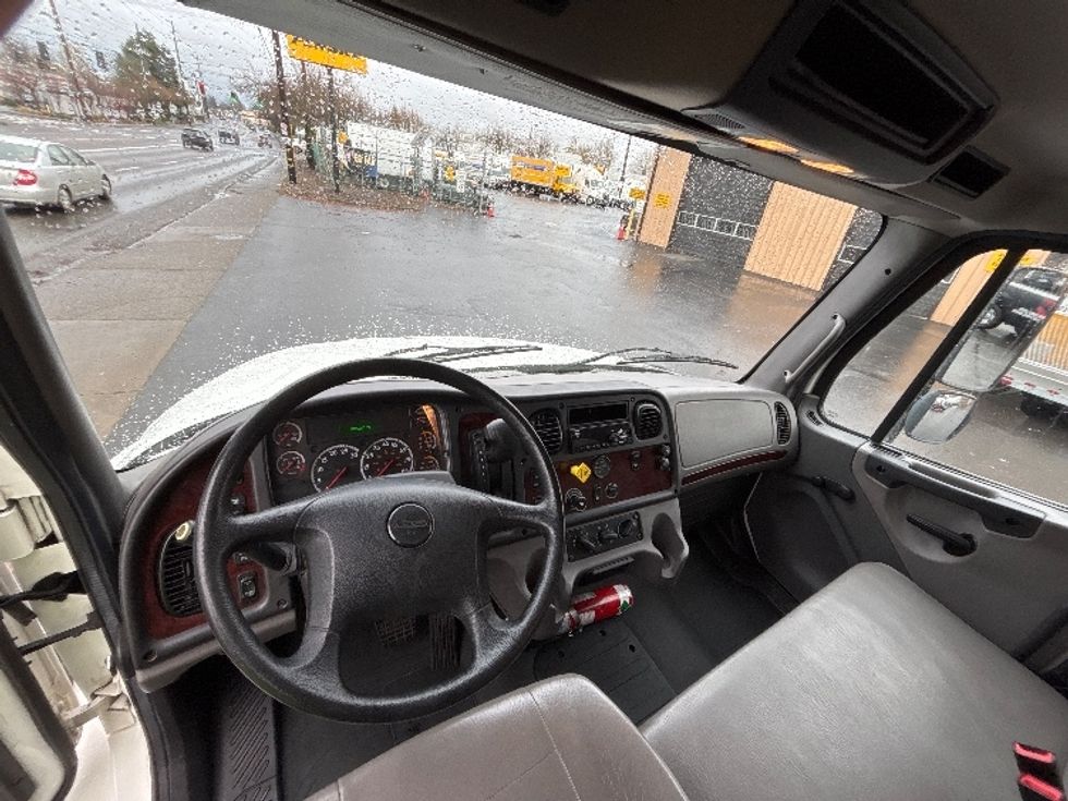 Medium Duty Box Truck-Light and Medium Duty Trucks-Freightliner-2019-M2-Portland-OR-57,222\n\t\tmiles-$ 65,750 - Image 17